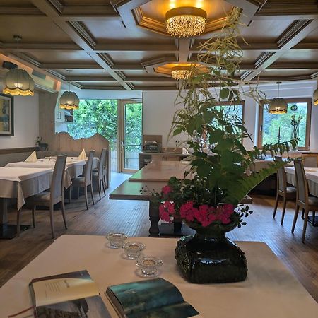 Hotel Alpenblick Sarentino Buitenkant foto