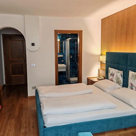 Hotel Alpenblick Sarentino Buitenkant foto