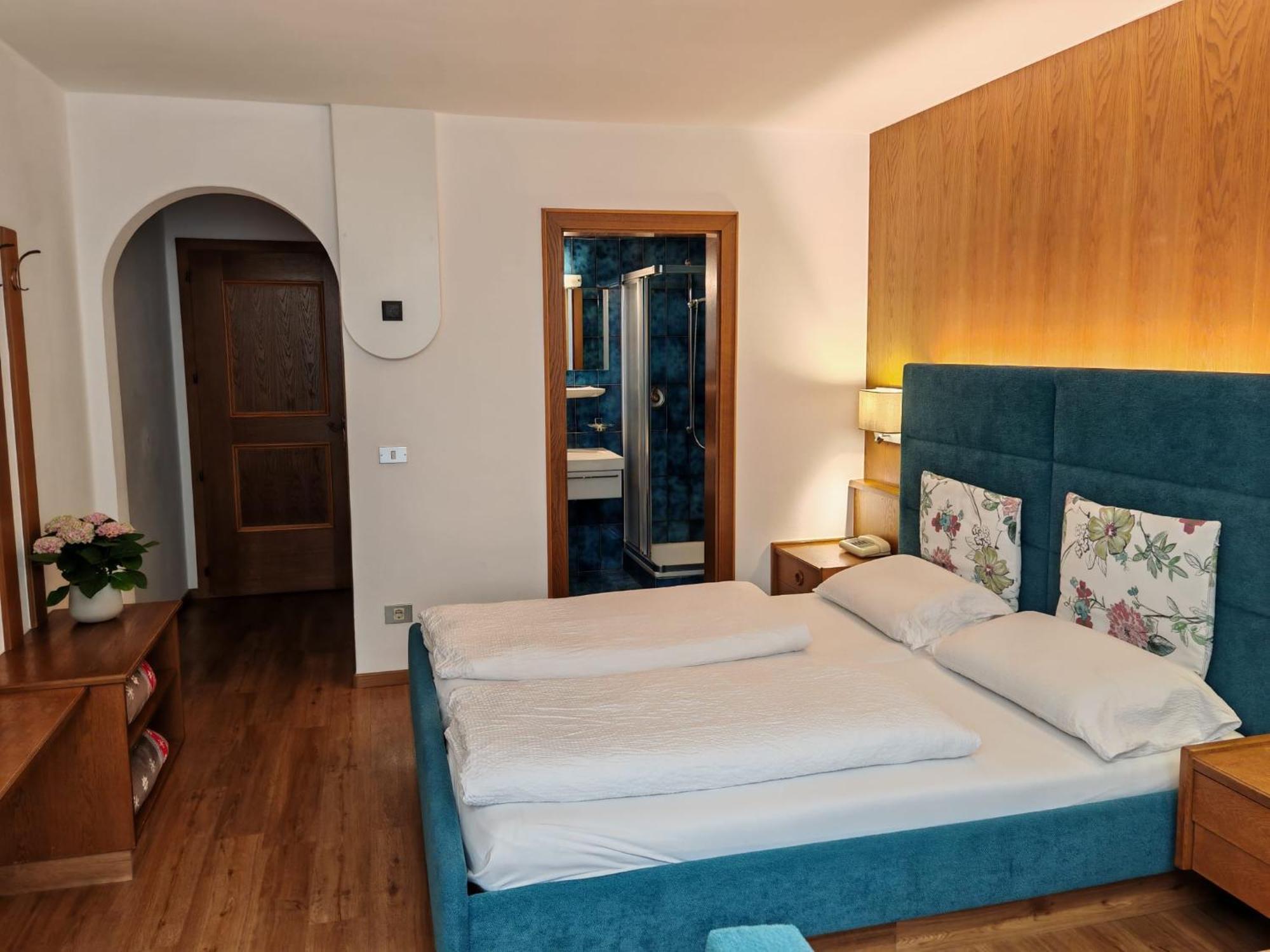 Hotel Alpenblick Sarentino Buitenkant foto