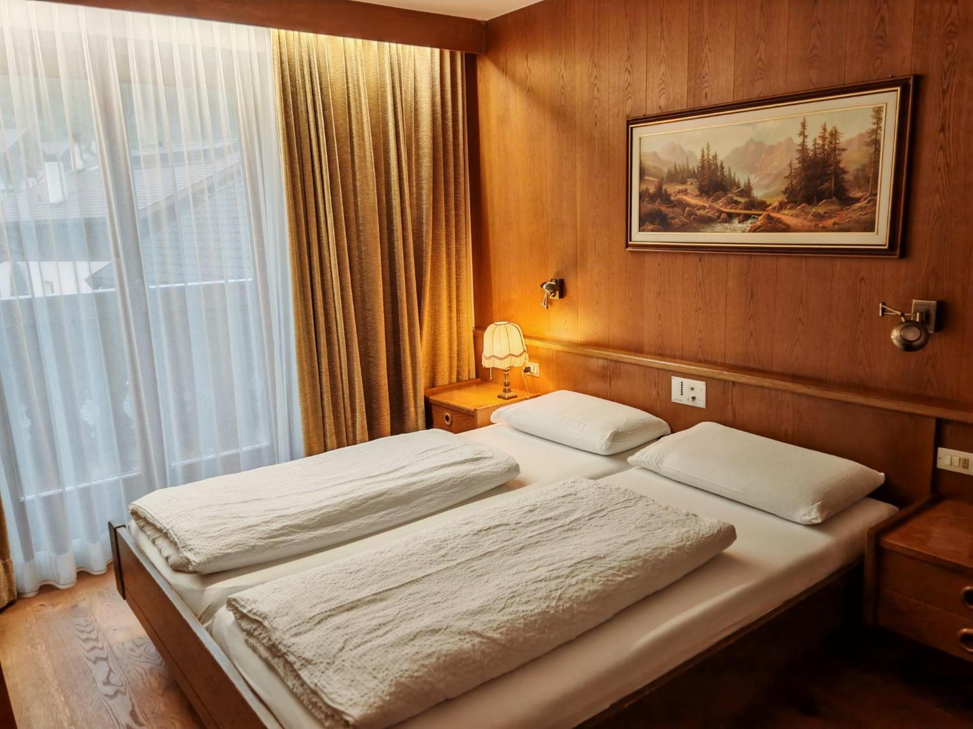 Hotel Alpenblick Sarentino Buitenkant foto