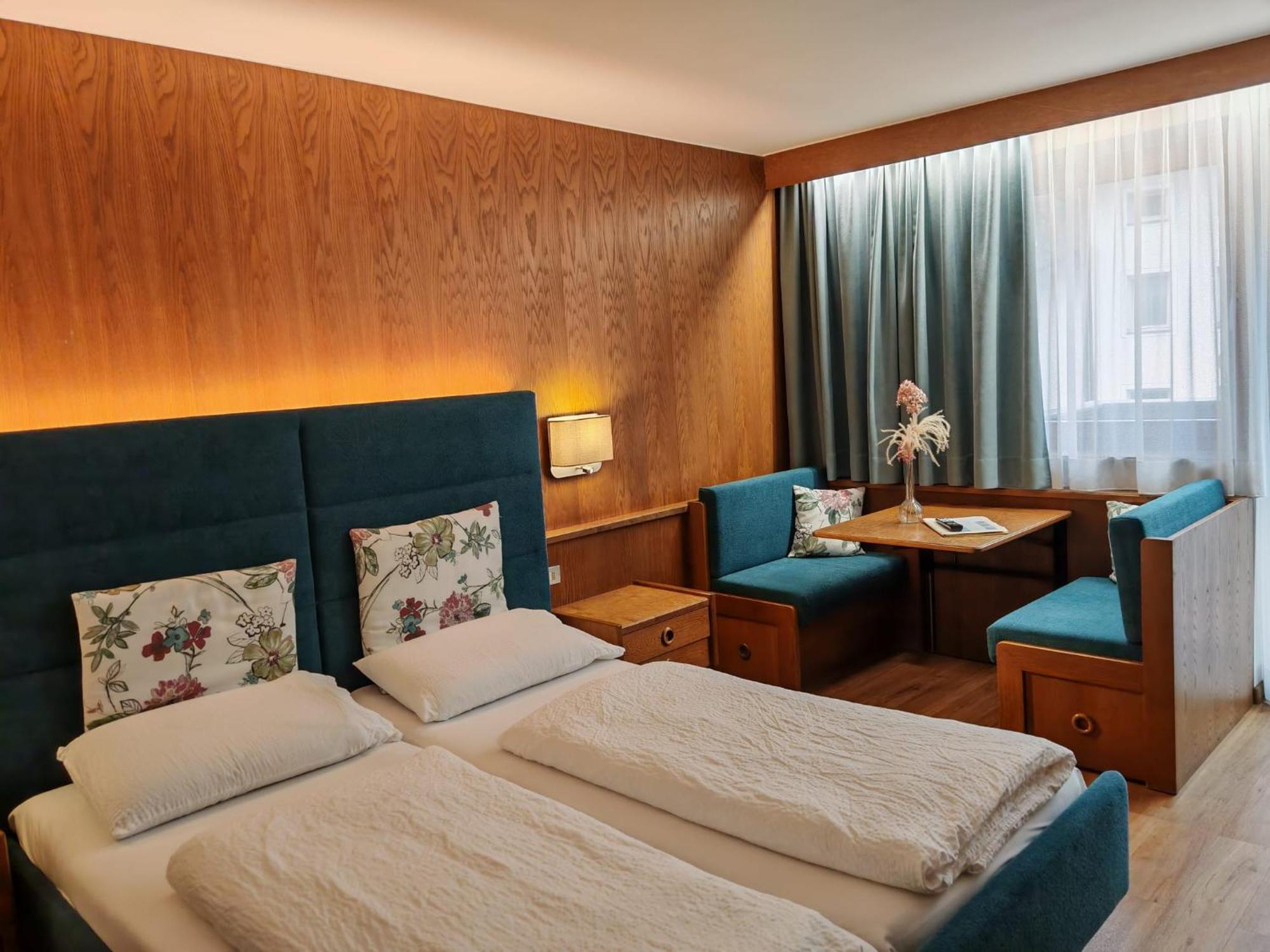 Hotel Alpenblick Sarentino Buitenkant foto