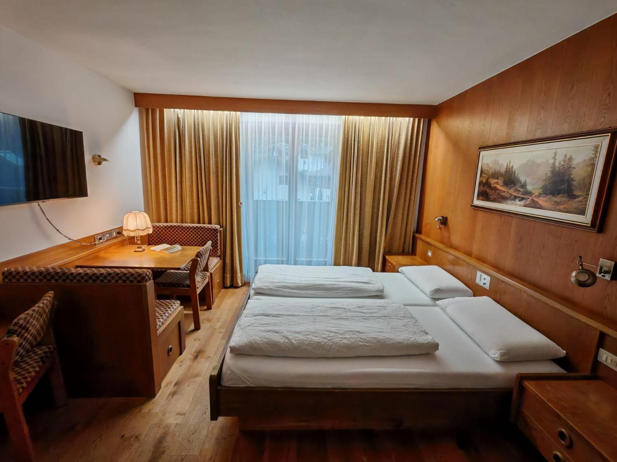 Hotel Alpenblick Sarentino Buitenkant foto