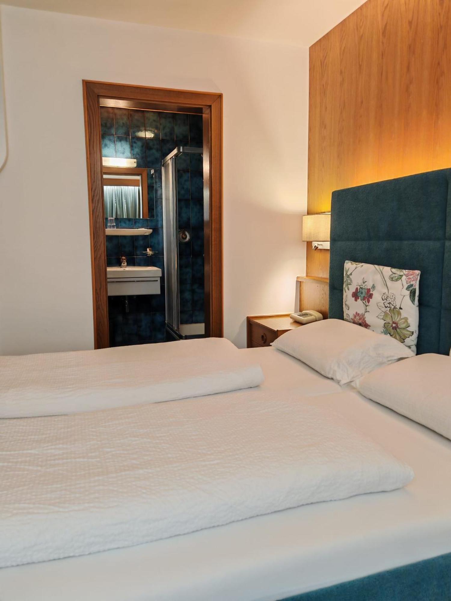 Hotel Alpenblick Sarentino Buitenkant foto