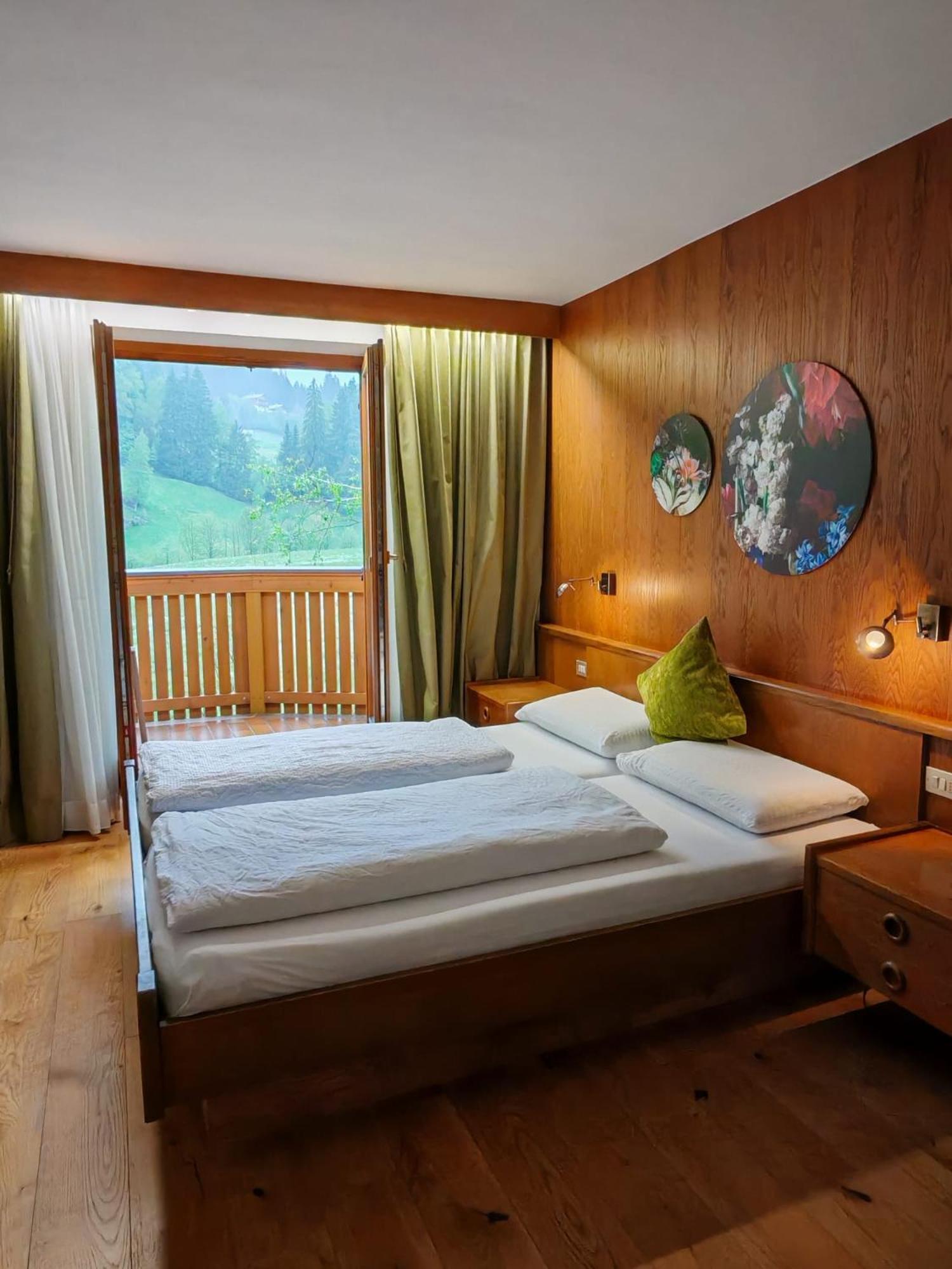 Hotel Alpenblick Sarentino Buitenkant foto